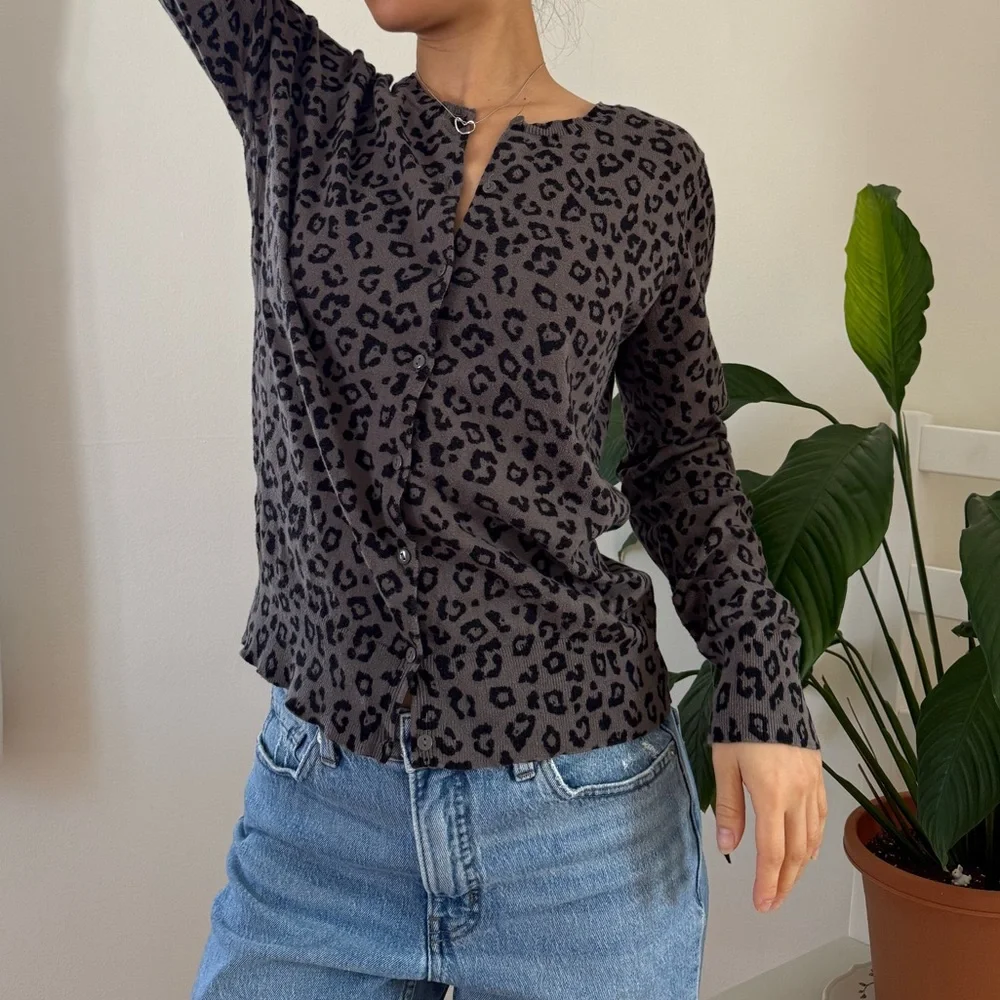 Ann Taylor Loft 100% Cotton Leopard Print Dark Brown Button Up Cardigan Size M - Picture 8 of 12